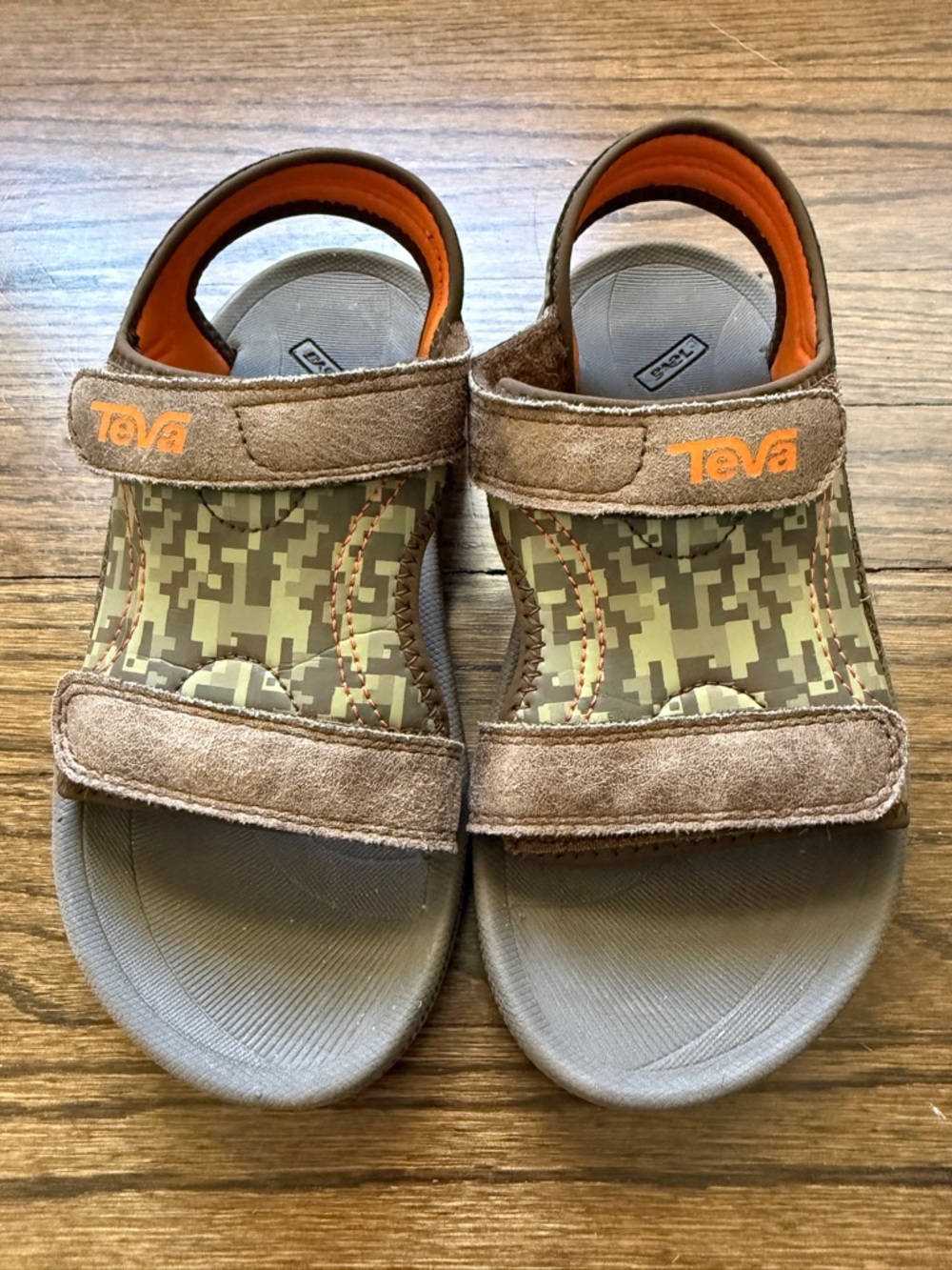 Teva Kids Brown & Green Camo Strap Sandals Size 2
